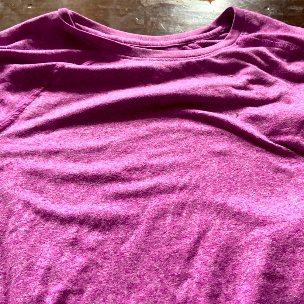 Magenta work out shirt